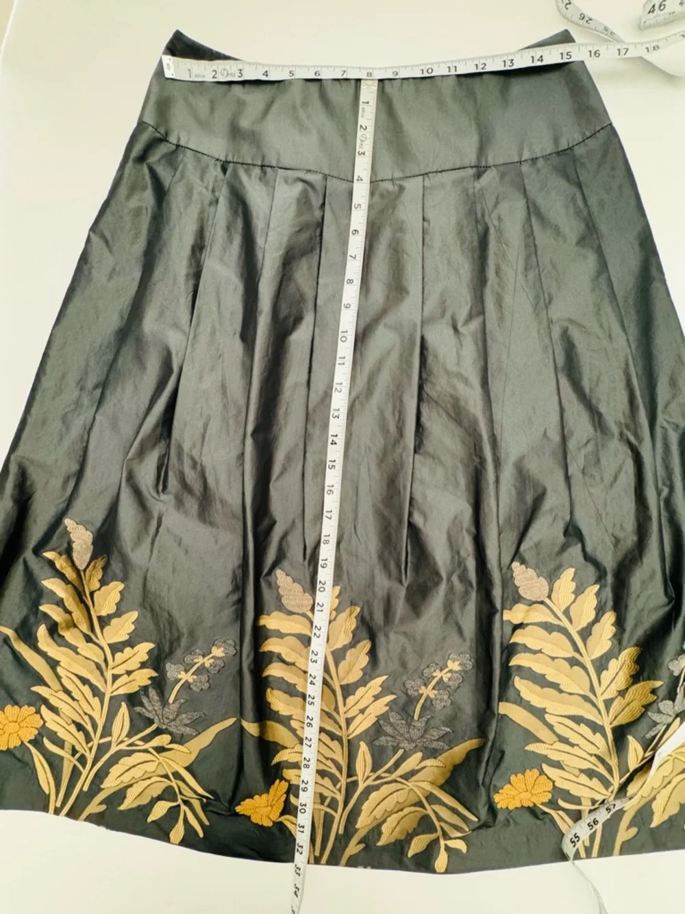 Juliana Collezione Gray Embroidered Midi Skirt Gold Floral Lined USA 8 - Picture 10 of 16